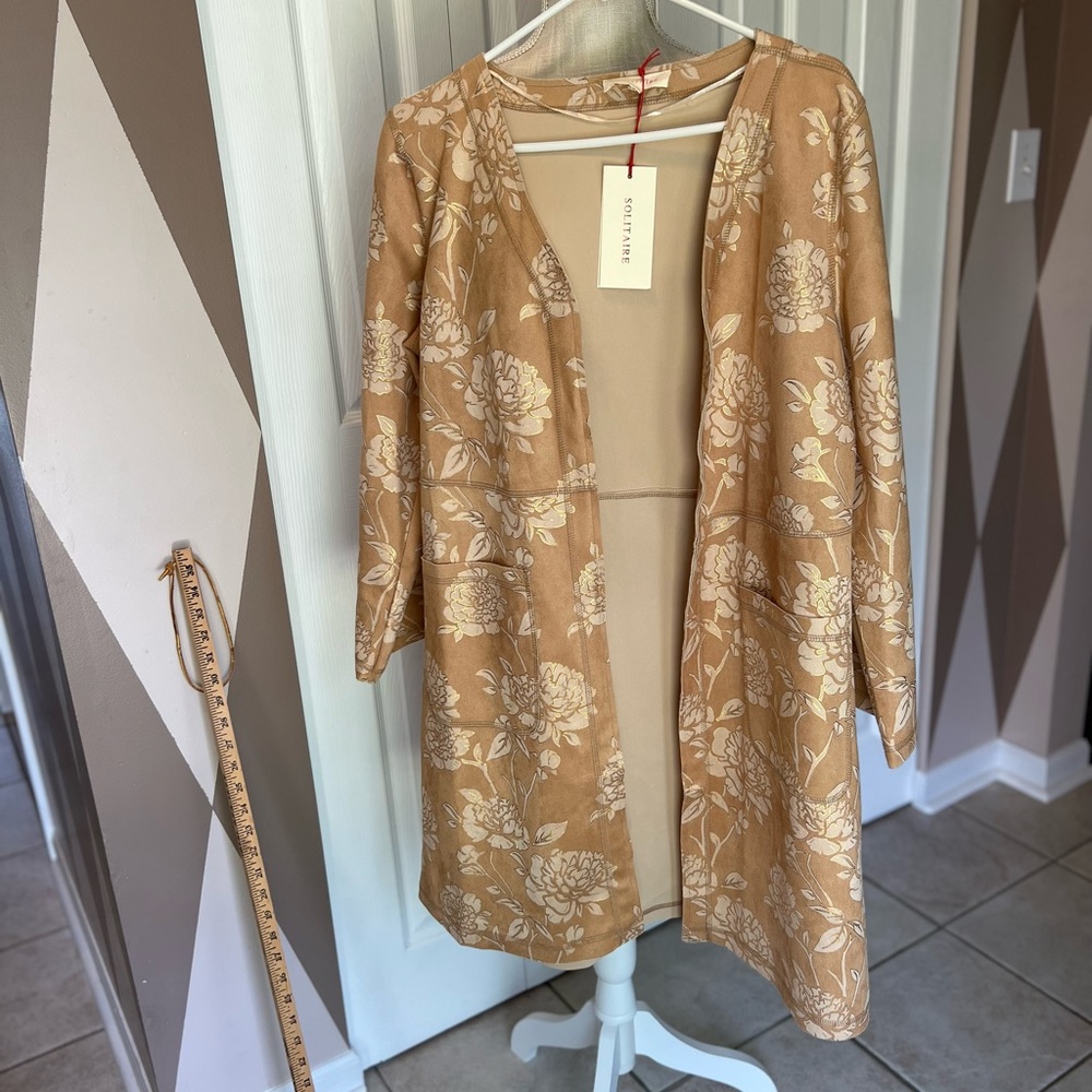 Solitaire,  size medium, beige, floral jacket